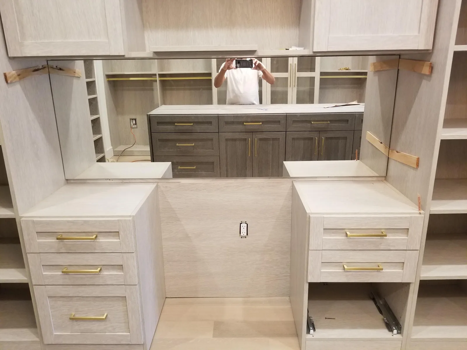 Modern Interior Colors - Paint Coat Carpentry