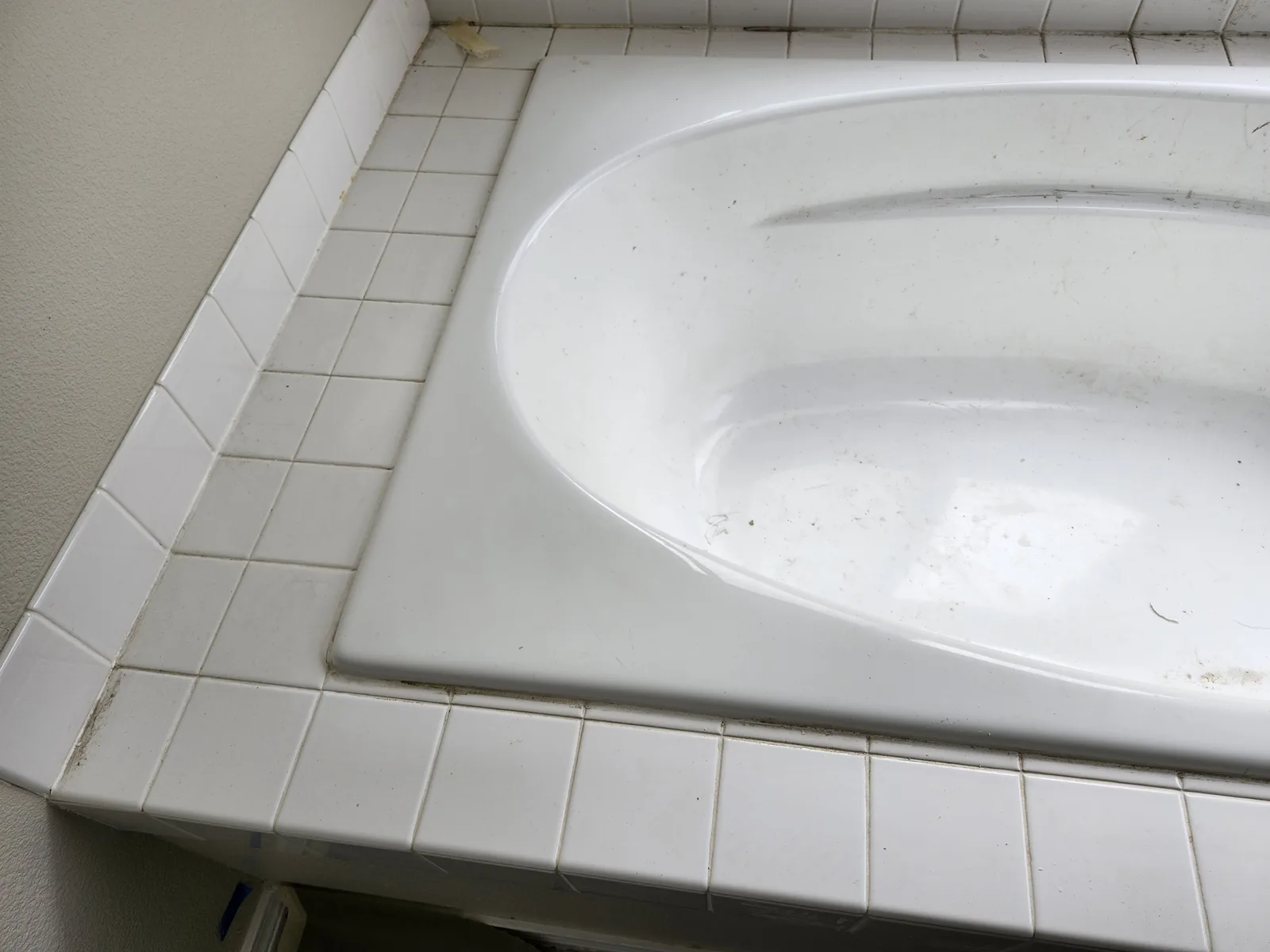 Tile & Tub Glazing - Paint Coat Carpentry