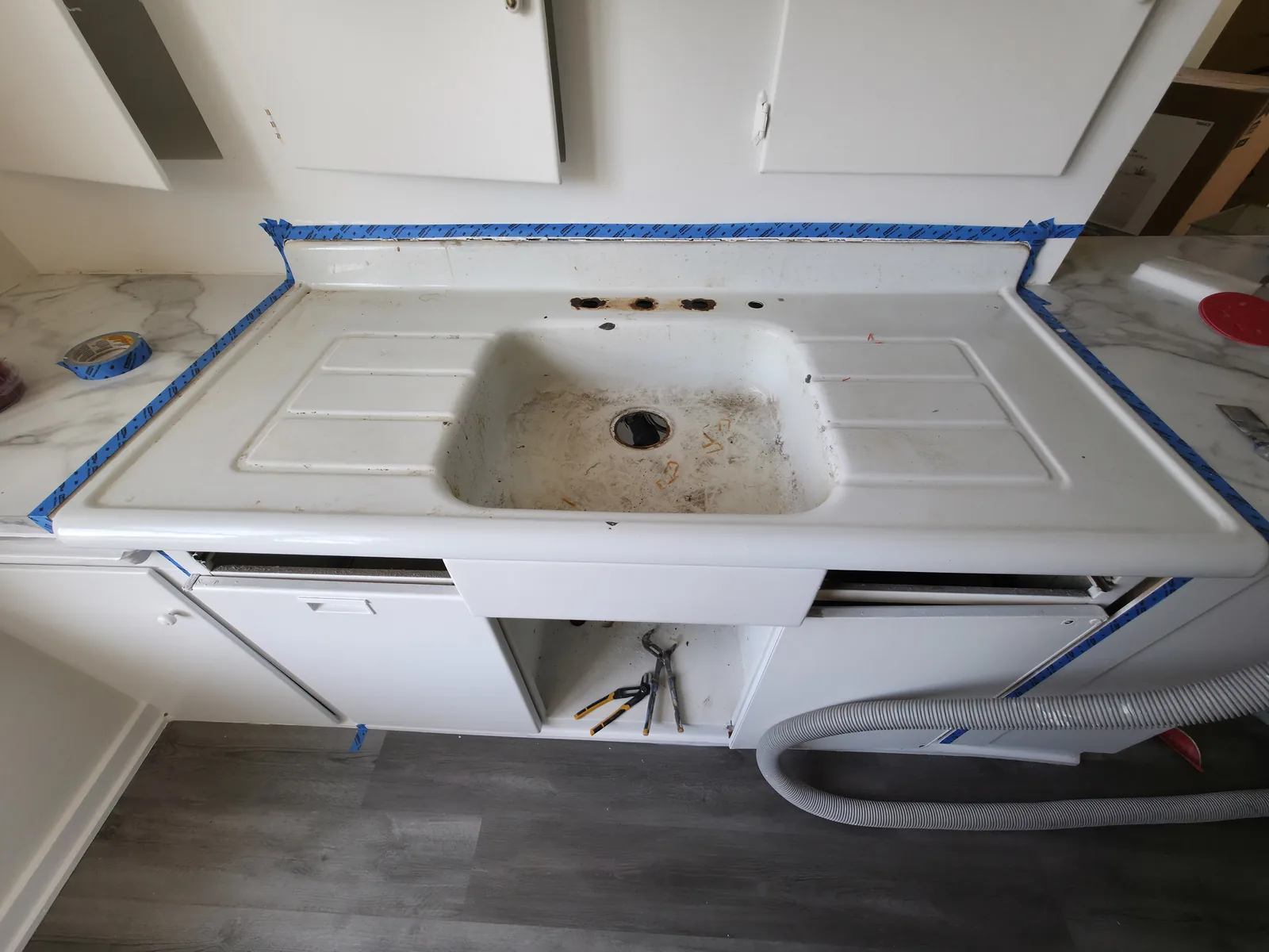 Countertop Refinishing - Paint Coat Carpentry